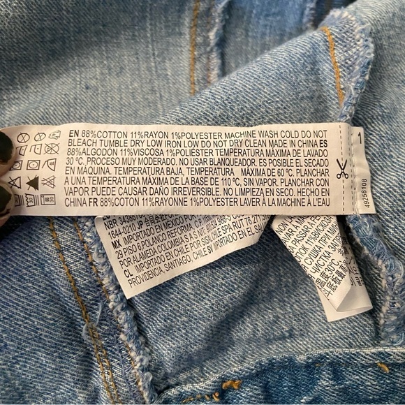 🛍️3/$30 Life in Progress women’s button up light wash denim jean jacket size XS - Picture 7 of 7